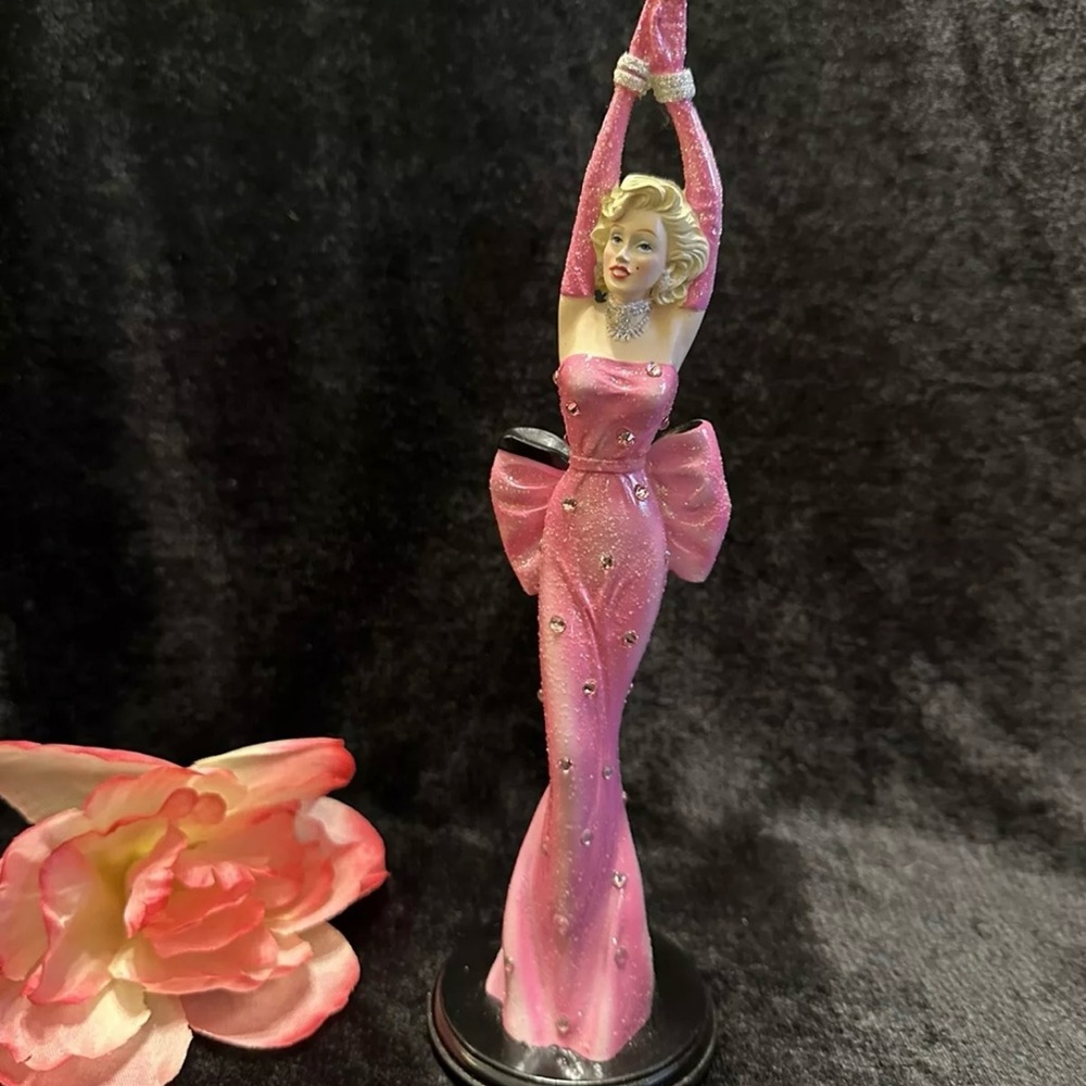 Marilyn Monroe Crystal Reflections Figurine by the Hamilton Collection - Picture 12 of 13